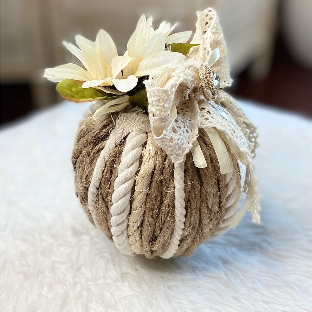 Lace & Twine Petite Pumpkin